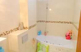 Apartament cu finisaje de lux , 3 camere, 80 mp, terasa, parcare , zona Ansamblului Rezidential Iris