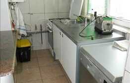 Apartament cu 3 camere, 78 mp, decomandat, parcare, zona Piata Marasti