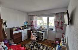 Apartament de 2 camere, decomandat, 49 mp, etaj intermediar, zona Piata Flora