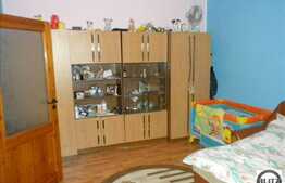 Apartament cu 1 camera, decomandat, 38 mp utili, zona Florilor