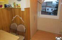 Vanzare apartament 4 camere, decomandat, 80 mp utili, zona Piata Cipariu