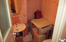 Vanzare apartament 4 camere, decomandat, 80 mp utili, zona Piata Cipariu