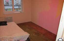 Vanzare apartament 4 camere, decomandat, 80 mp utili, zona Piata Cipariu