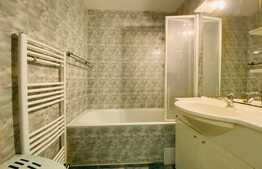 Apartament spatios cu 2 camere, 60 mp, decomandat, zona Golden Tulip