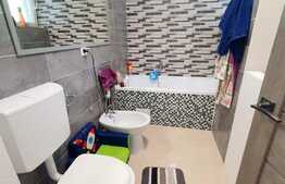 Apartament luminos cu 3 camere, 2 bai, etaj intermediar, zona verde, parcare acoperita! Zona Stejarului!