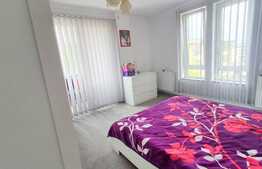 Apartament luminos cu 3 camere, 2 bai, etaj intermediar, zona verde, parcare acoperita! Zona Stejarului!