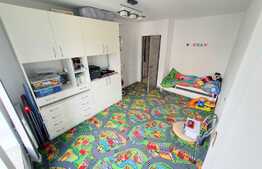 Apartament luminos cu 3 camere, 2 bai, etaj intermediar, zona verde, parcare acoperita! Zona Stejarului!