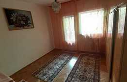 Apartament cu 3 camere, decomandat, 70 mp, garaj, zona Kaufland