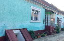 Casa cu 6 camere in Bod!