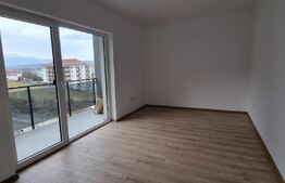 Apartament 3 camere, finisat, 70 mp,incalzire in pardoseala, zona Teilor