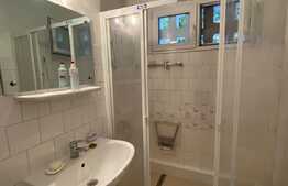 Apartament cu 3 camere, decomandat, 60 mp, zona străzii Azuga