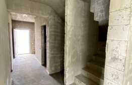 Exclusivitate! Casa alipita de 130 mp utili, cu garaj, in zona Aerodromului Dezmir! 