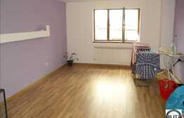 Apartament 143 mp plus teren 213 mp