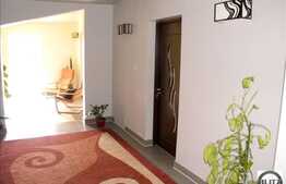 Apartament 143 mp plus teren 213 mp