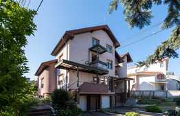 De vanzare vila deosebita,479 mp utili, 1000 mp teren, 2 unitati locative, piscina, zona linistita