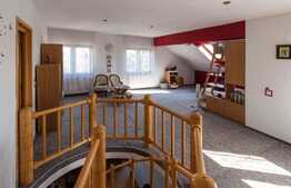 De vanzare vila deosebita,479 mp utili, 1000 mp teren, 2 unitati locative, piscina, zona linistita