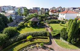 De vanzare vila deosebita,479 mp utili, 1000 mp teren, 2 unitati locative, piscina, zona linistita