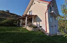 Casa individuala la cheie, 177 mp utili, 1300 mp teren, zona Baciu