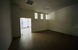 Spatiu comercial, 115 mp, zona centrala, vitrina generoasa