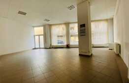 Spatiu comercial, 115 mp, zona centrala, vitrina generoasa