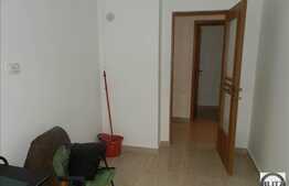 2 camere, 51 mp, balcon inchis, zona strazii Horea