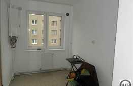 2 camere, 51 mp, balcon inchis, zona strazii Horea