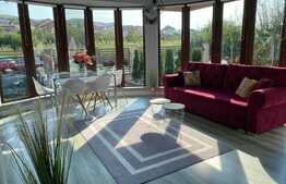 Casa cuplata finisata,superba,133 mp utili, 200 mp teren, locatie excelenta,acces facil