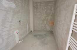 Garsoniera semifinisata, etaj intermediar, parcare! Zona Cetatii!