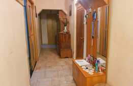 Apartament decomandat, 61 mp utili, etaj intermediar, zona Calea Baciului