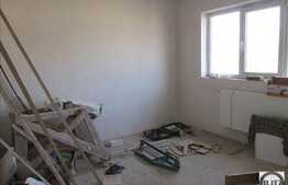 Mansarda inalta cu 2 camere, 45 mp, balcon, zona sensului giratoriu! Finisat!