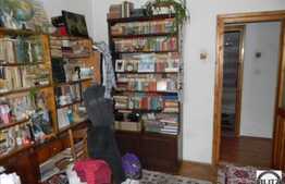 Vanzare 3 camere, 64.8 mp utili, zona Parang, boxa la subsol, etaj intermediar