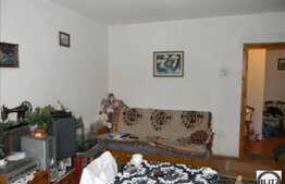 Vanzare 3 camere, 64.8 mp utili, zona Parang, boxa la subsol, etaj intermediar