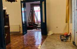 Apartament de 3 camere, pretabil locuit sau birou, zona Ultracentrala