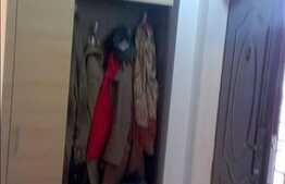 1 camera de vanzare, decomandat, 34 mp utili, zona Byron, cu boxa si parcare