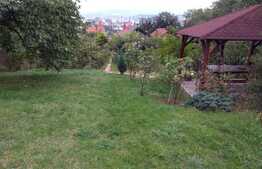 Casa cu 2 apartamente, teren 1400mp, acces comun si panorama!