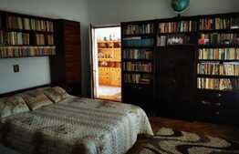 Casa cu 2 apartamente, teren 1400mp, acces comun si panorama!