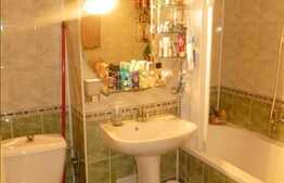 Apartament decomandat cu 2 camere , 2 locuri de parcare, partial mobilat