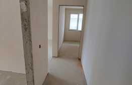 Apartament 2 camere, decomandat, 53 mp, pretabil pentru spatiu comercial, zona Terra