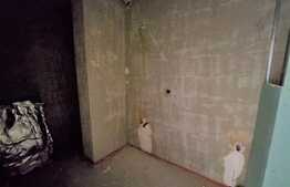 Apartament 2 camere, decomandat, 53 mp, pretabil pentru spatiu comercial, zona Terra