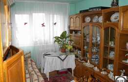 De vanzare apartament 4 camere decomandate, zona Complex Big. Boxa inclusa!