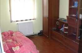 Vanzare 4 camere decomandate, 100 mp, zona Billa. Loc de parcare si boxa!