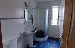 Apartament  80 mp, 3 camere, 2 bai, 50 mp terasa, loc de parcare, zona VIVO 