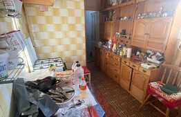 Cum ar fii sa ai etajul tau, intr-o vila, in cartierul Andrei Muresanu? Bonus o garsoniera la parter ! 