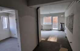 Oportunitate,ap 2 camere,40 mp,parcare inclusa,boxa,zona Teilor