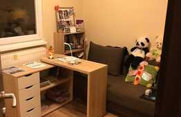 Apartament 4 camere, decomandat, etaj intermediar, 80 mp, Tractorul, aproape de Mall Coresi