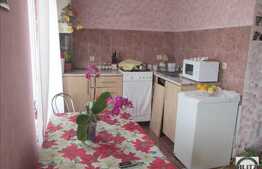 Vanzare 2 camere, 42 mp plus 2 balcoane, zona Stejarului!