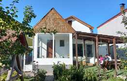 Casa spatioasa in centru Sanpetru, 205 mp utili, 500 mp teren