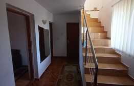 Casa spatioasa in centru Sanpetru, 205 mp utili, 500 mp teren