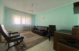 Apartament de 2 camere, decomandat, 50 mp, zona Racadau 