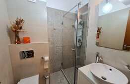 Apartament 3 camere, 79 mp, finisat, mobilat, parcare, zona Bonjour